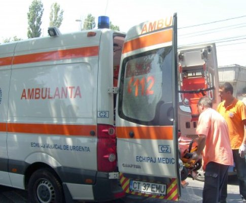 A traversat prin loc nepermis şi a ajuns la spital